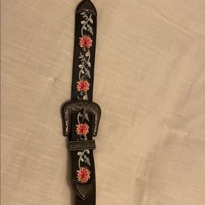 Embroidered double buckle belt